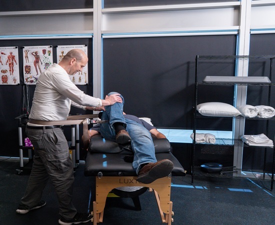 rehab therapy manual therapy knee exercise chatsworth pt