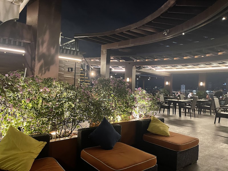 9 SPOONS - The Bayleaf Intramuros