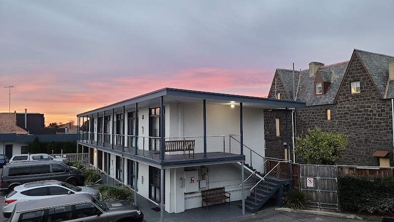 Admiralty Inn