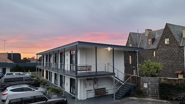 Admiralty Inn