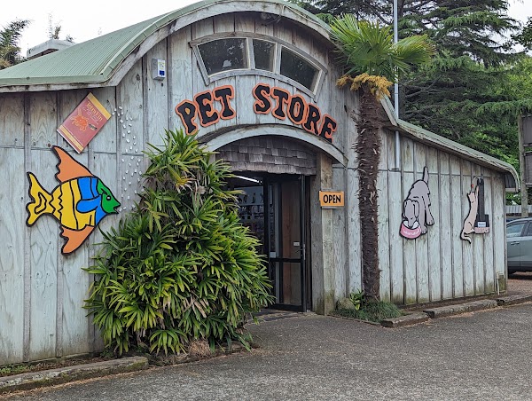 Bird Barn Pet Store