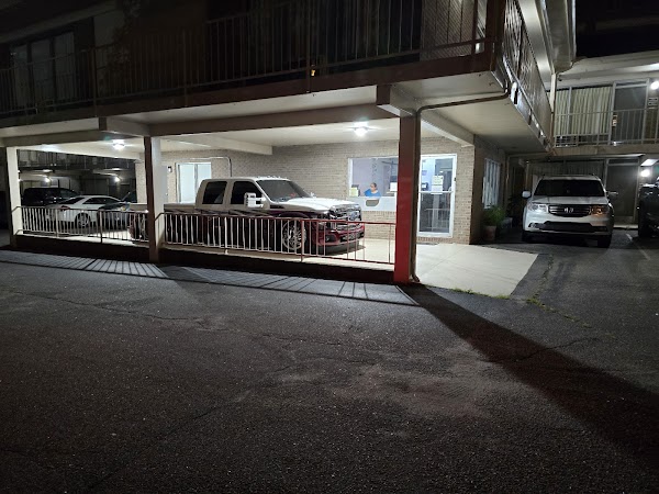 Budgetel Inn & Suites