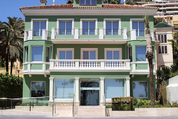 Dental Clinic Aviles and Roman - Dentist Malaga