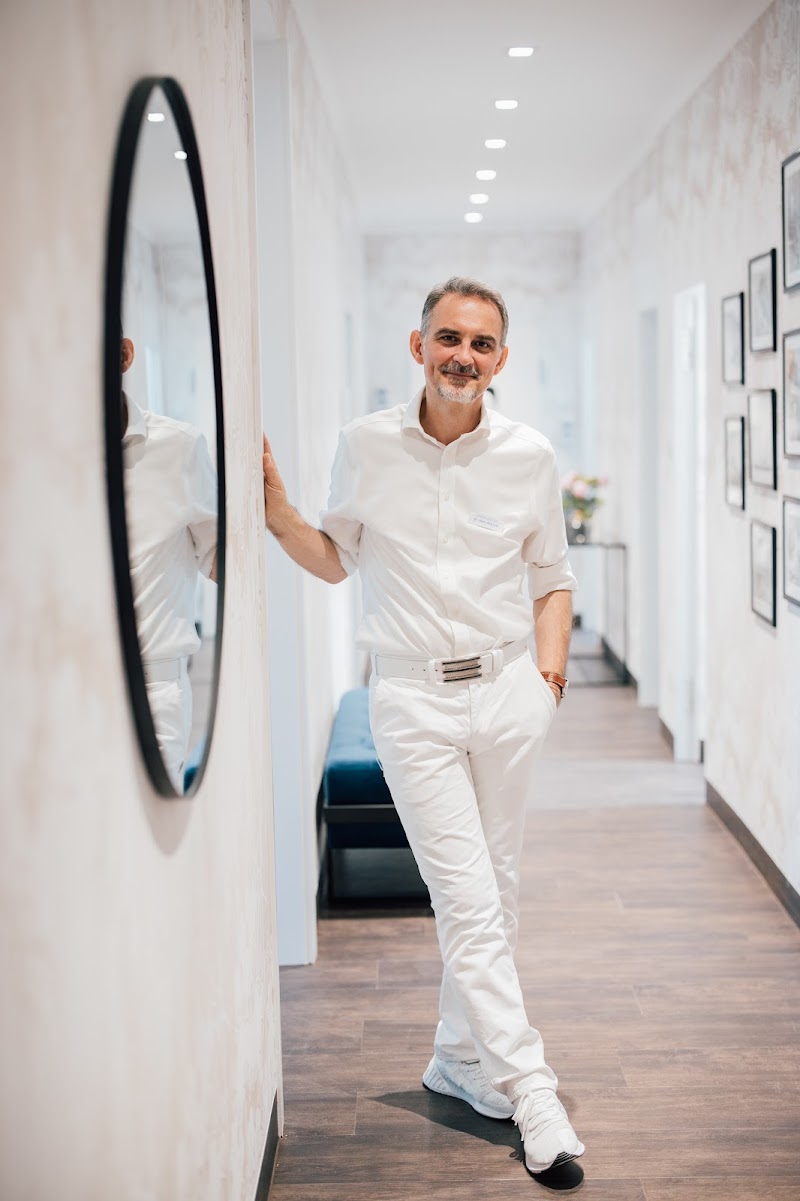 Dentist Munich Dr. Lutz | Implants & Dentures