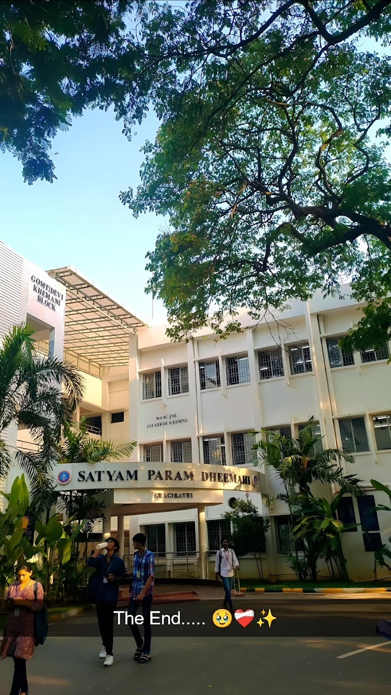 Dwaraka Doss Goverdhan Doss Vaishnav College