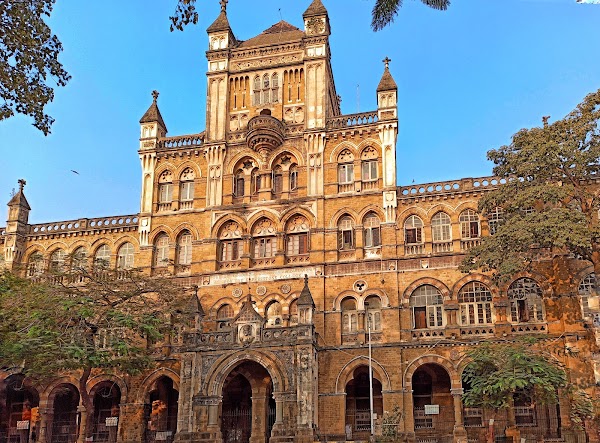 Elphinstone College