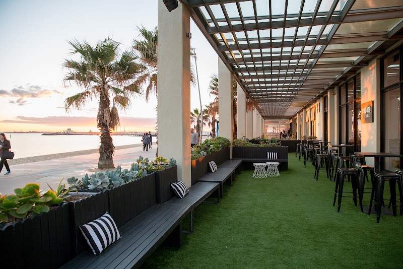 Encore St Kilda Beach