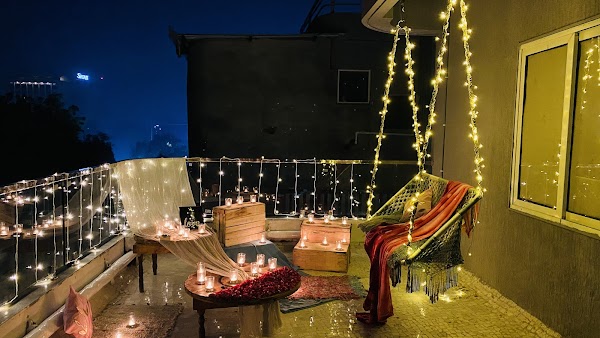 Friends Factory Cafe - Rooftop Candle Light Dinner
