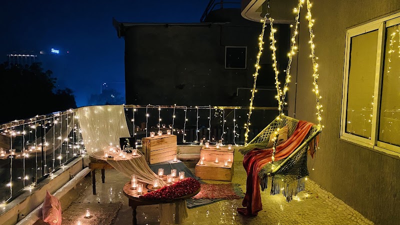 Friends Factory Cafe - Rooftop Candle Light Dinner