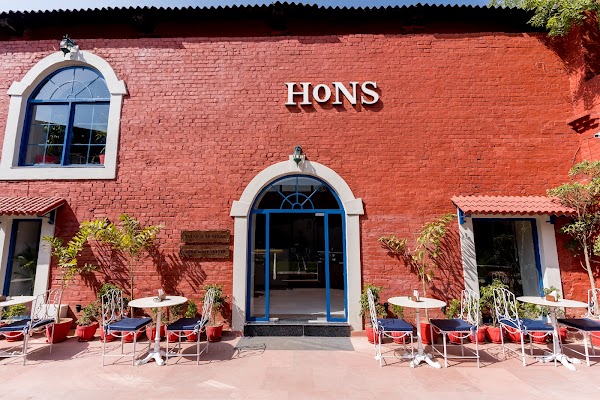 Hons - All day Dining