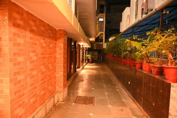 Hotel Vills - Stay in Luxury Guest House