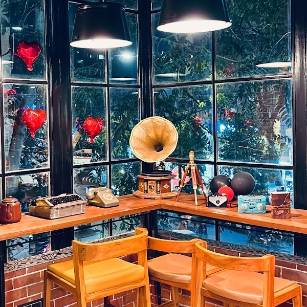 La Ville Cafe