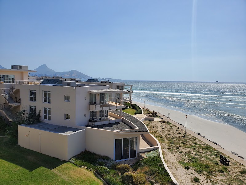Lagoon Beach Hotel & Spa