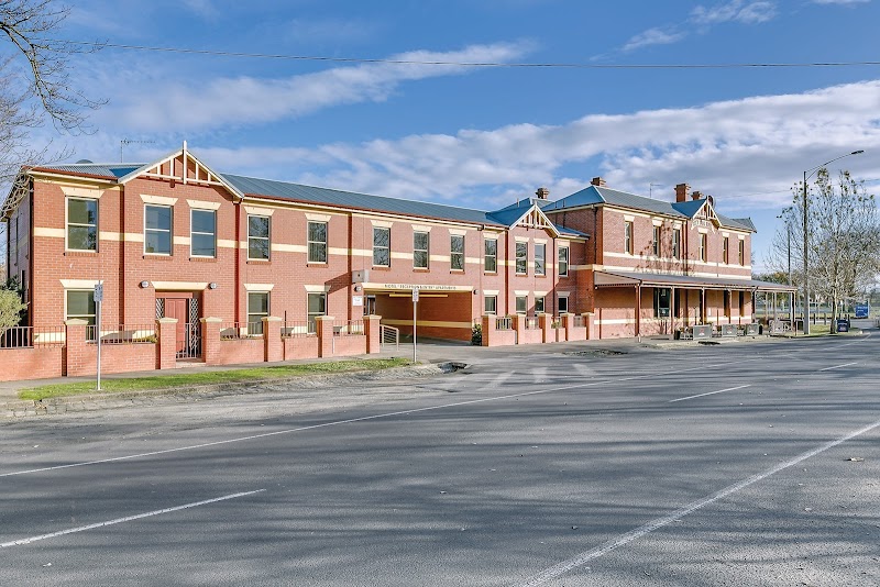 Lake Inn Ballarat (Accommodation)