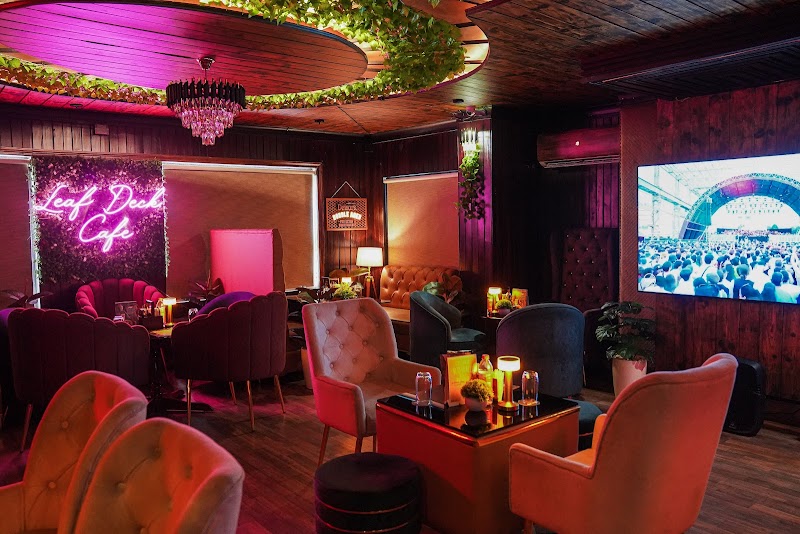 Leaf Deck Café Bar