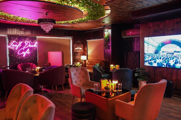 Leaf Deck Café Bar