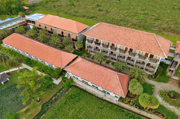 Lovina Beach Club & Resort