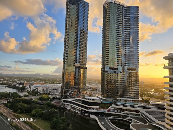 Meriton Suites Broadbeach