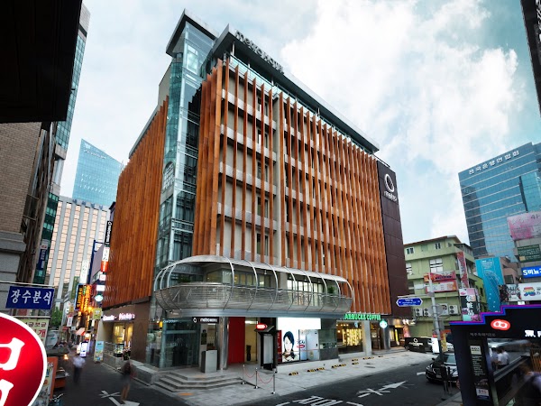 Metro Hotel