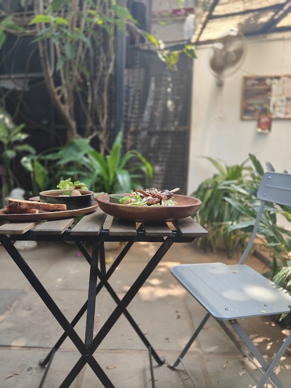 MO's Cafe & Bistro