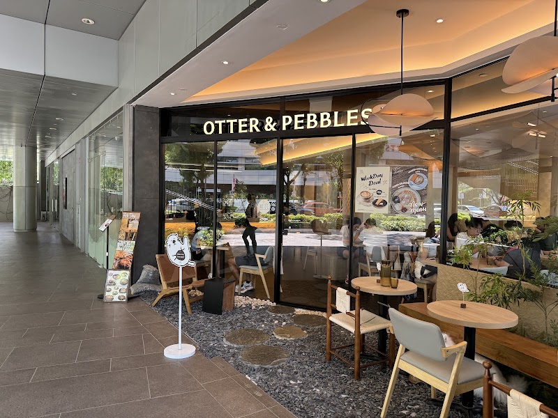 Otter & Pebbles