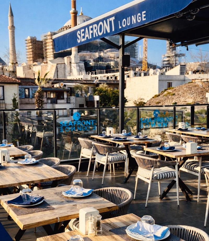 Seafront Lounge Rooftop Restaurant