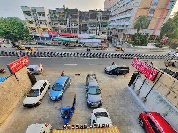 The Greens - Deluxe and Standard Rooms on main road Near Chennai Central Railway Station